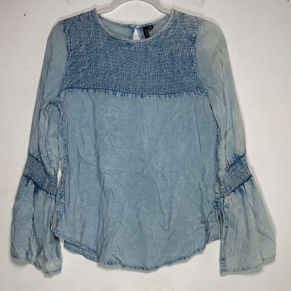 D&KADE Womens Light Wash Smocked Bell Sleeve Rayon Blouse Blue Size M‎ A119